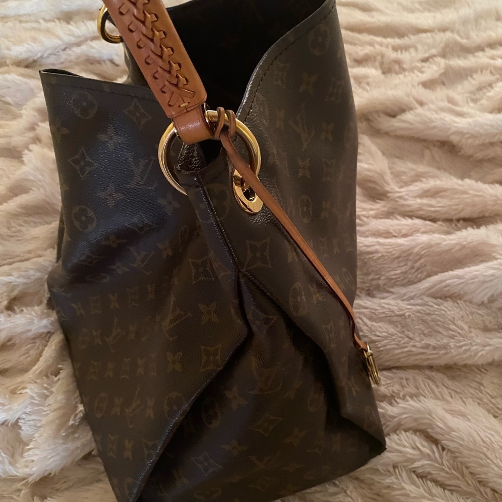 LOUIS VUITTON MONOGRAM - Picture 2 of 6